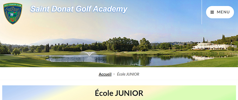 L'École pour jeunes perfectionne le golf des enfants en leçons de groupe junior