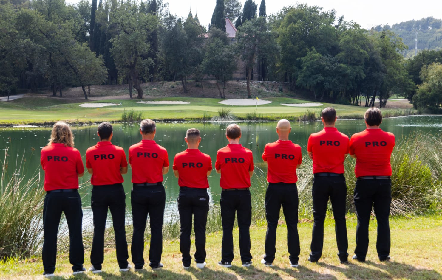 Les pros de l'académie entourent Romain Langasque le golfeur professionnel issu de Saint Donat 